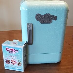 Cookeez Makery Mini Fridge With Unicorn Cake
